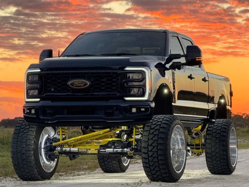 Used 2023 Ford F250 Lariat w/ Sport Appearance Package image 23