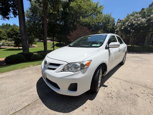 Used 2013 Toyota Corolla L FWD image 12