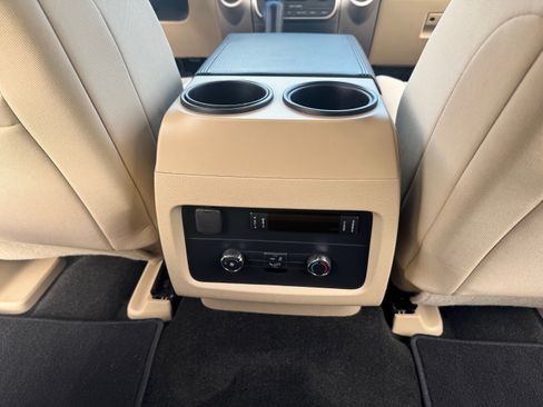 Used 2017 Ford Expedition XLT image 17