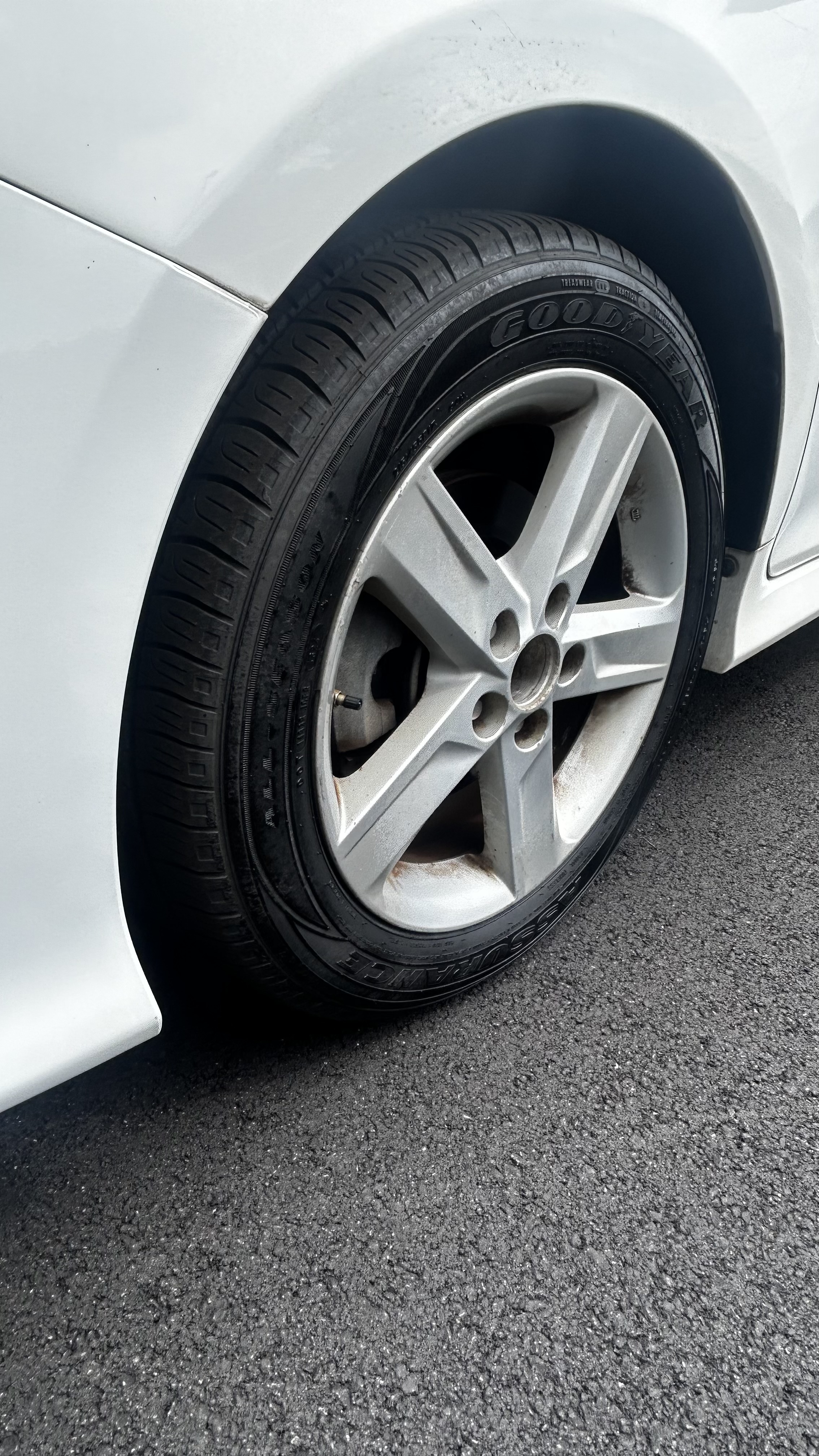Used 2012 Toyota Camry SE w/ Leather Pkg FWD image 9