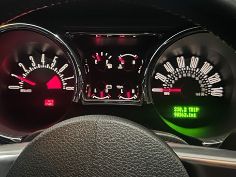 Used 2006 Ford Mustang GT Premium image 9