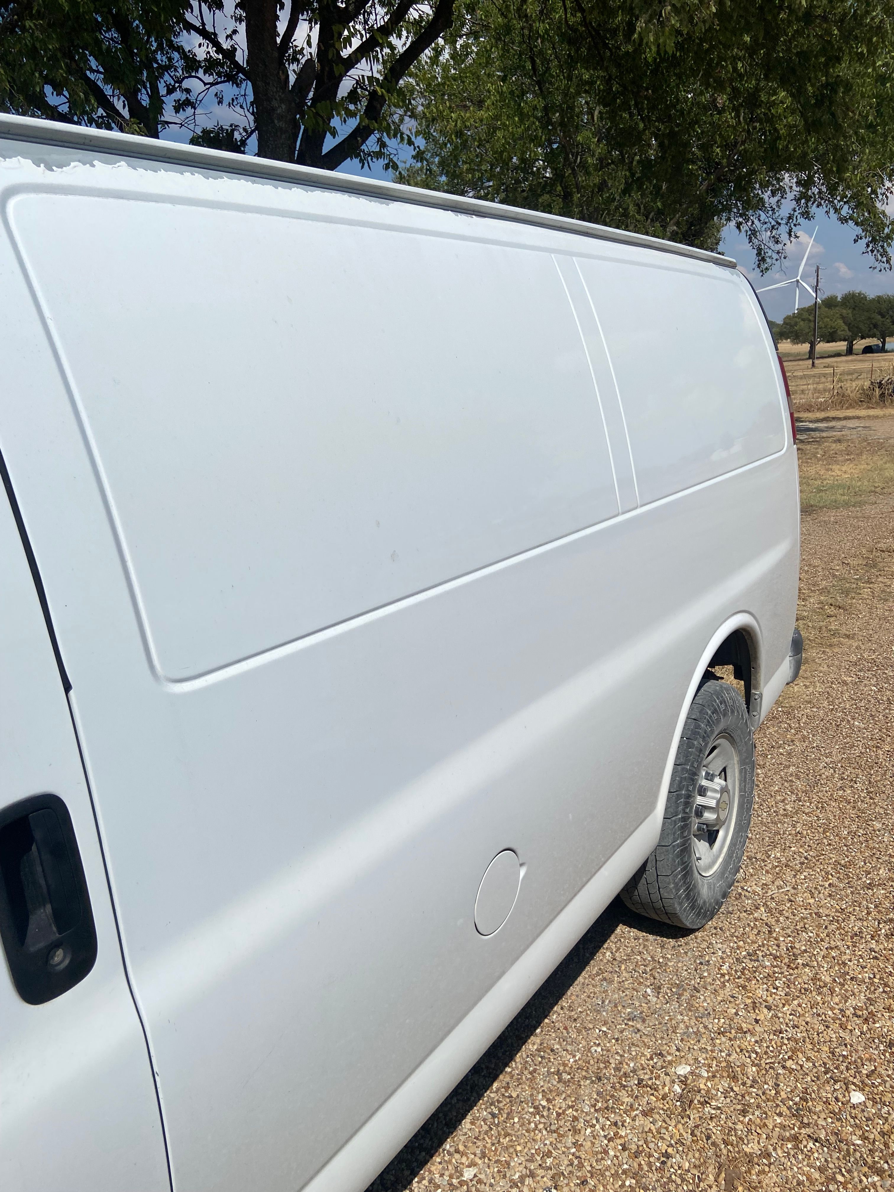 Used 2012 Chevrolet Express 2500 RWD image 4