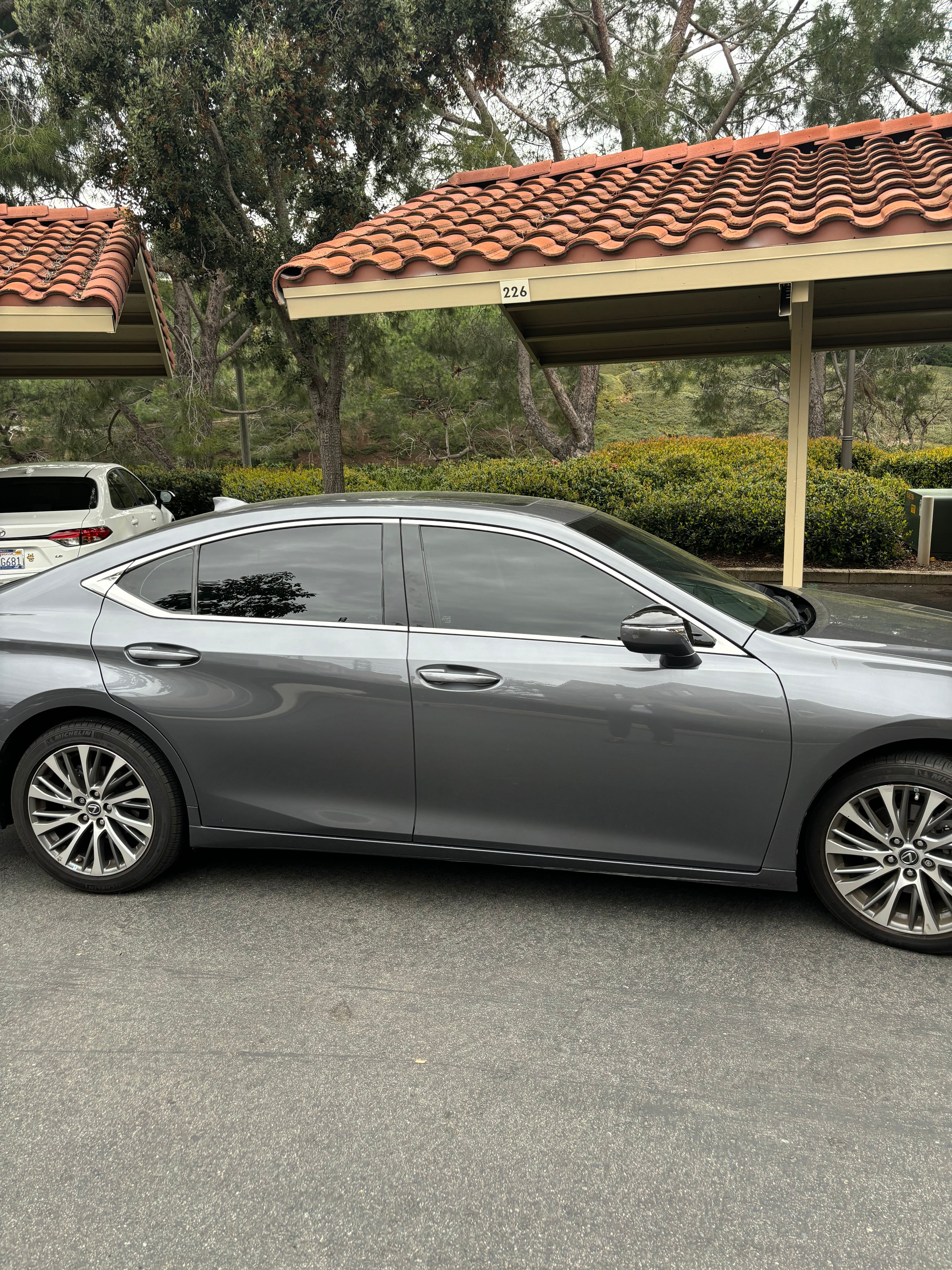 Used 2020 Lexus ES 350 w/ Premium Package FWD image 5