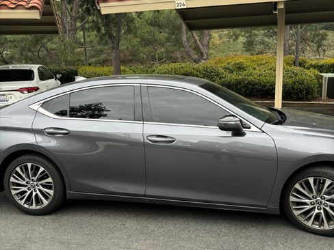 Used 2020 Lexus ES 350 w/ Premium Package image 5