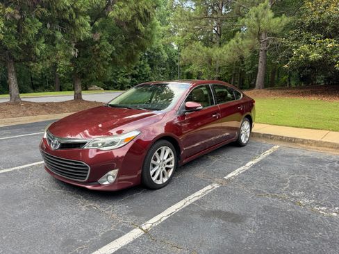 Used 2013 Toyota Avalon Limited FWD image 4