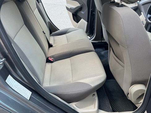 Used 2014 Ford Focus SE FWD image 6