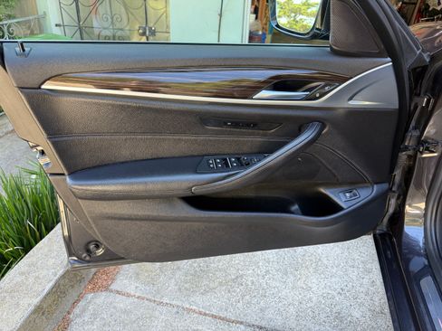 Used 2018 BMW 540i xDrive AWD/4WD image 9