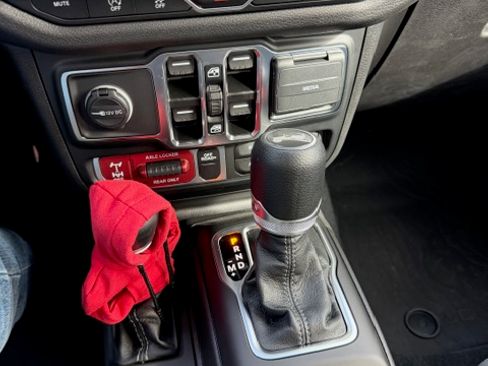 Used 2024 Jeep Wrangler Unlimited Sport image 5