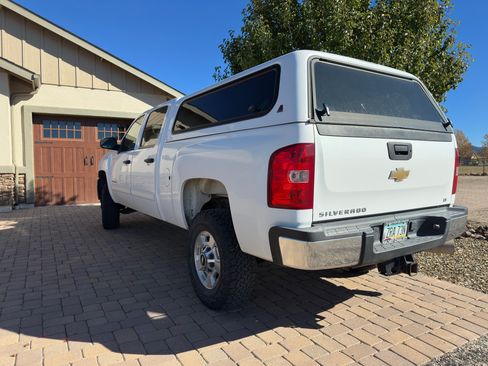 Used 2011 Chevrolet Silverado 2500 LT w/ Interior Plus Package image 8