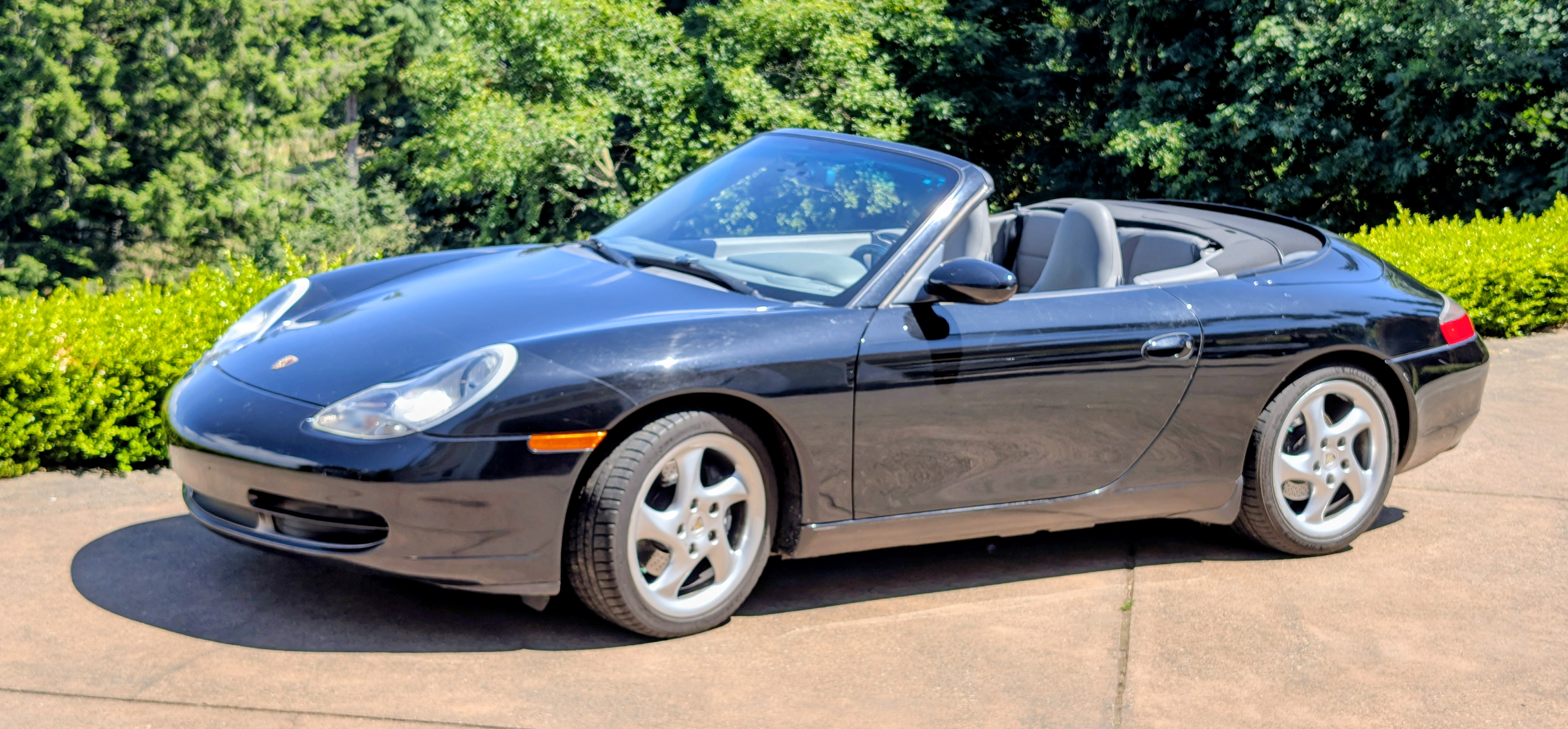 Used 2000 Porsche 911 Cabriolet image 16