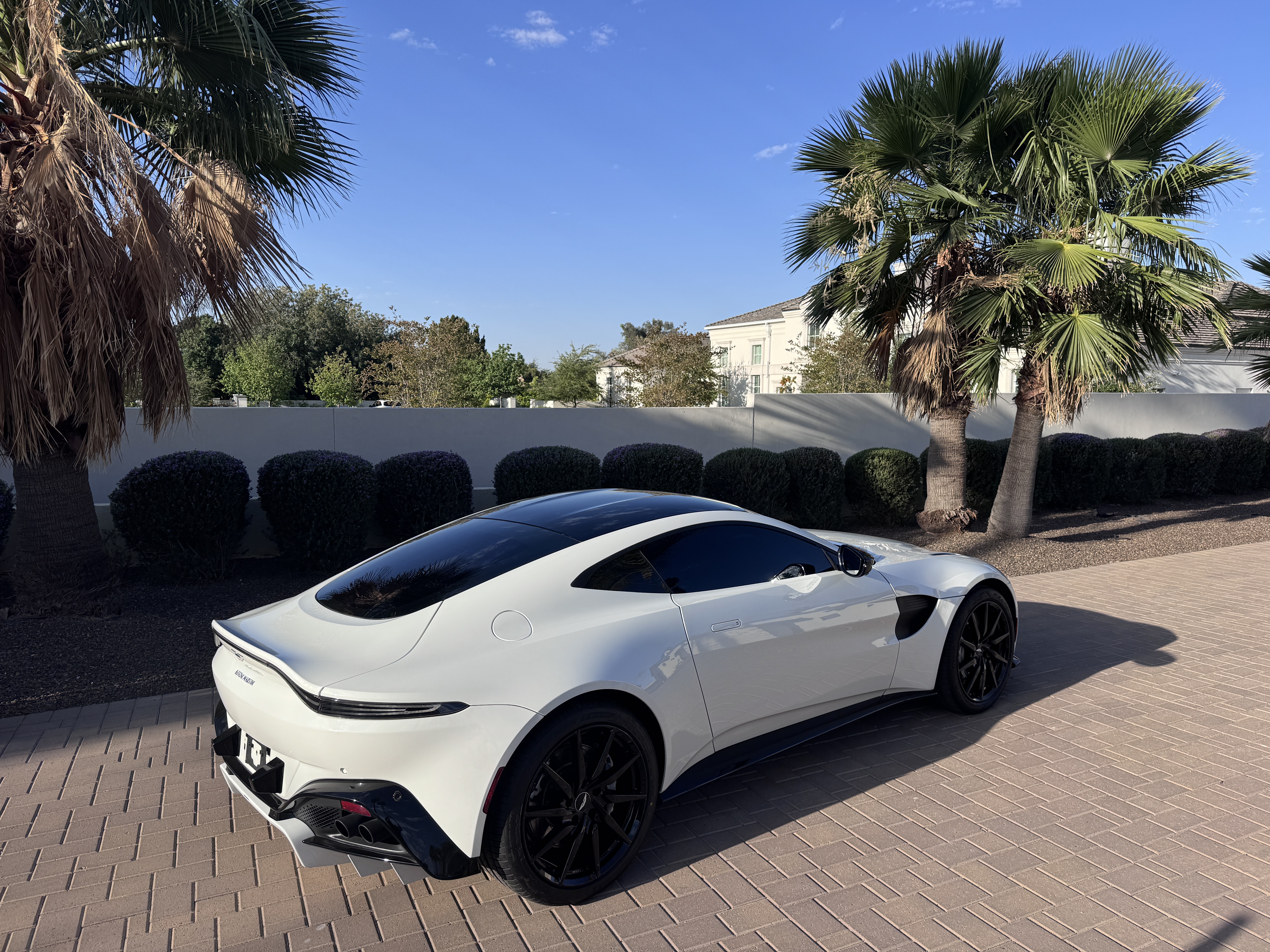 Used 2020 Aston Martin V8 Vantage Coupe RWD image 29