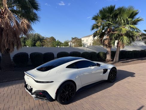 Used 2020 Aston Martin V8 Vantage Coupe RWD image 29