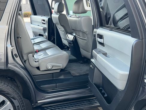 Used 2014 Toyota Sequoia Limited image 29