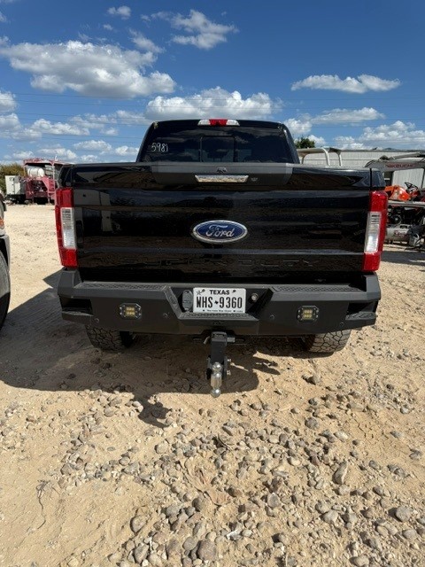 Used 2018 Ford F250 Lariat w/ Lariat Value Package AWD/4WD image 11