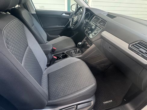Used 2021 Volkswagen Tiguan S image 9