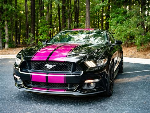Used 2015 Ford Mustang GT image 1