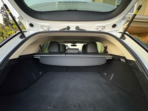 Used 2017 Lexus CT 200h 200h Hatchback 4D image 8