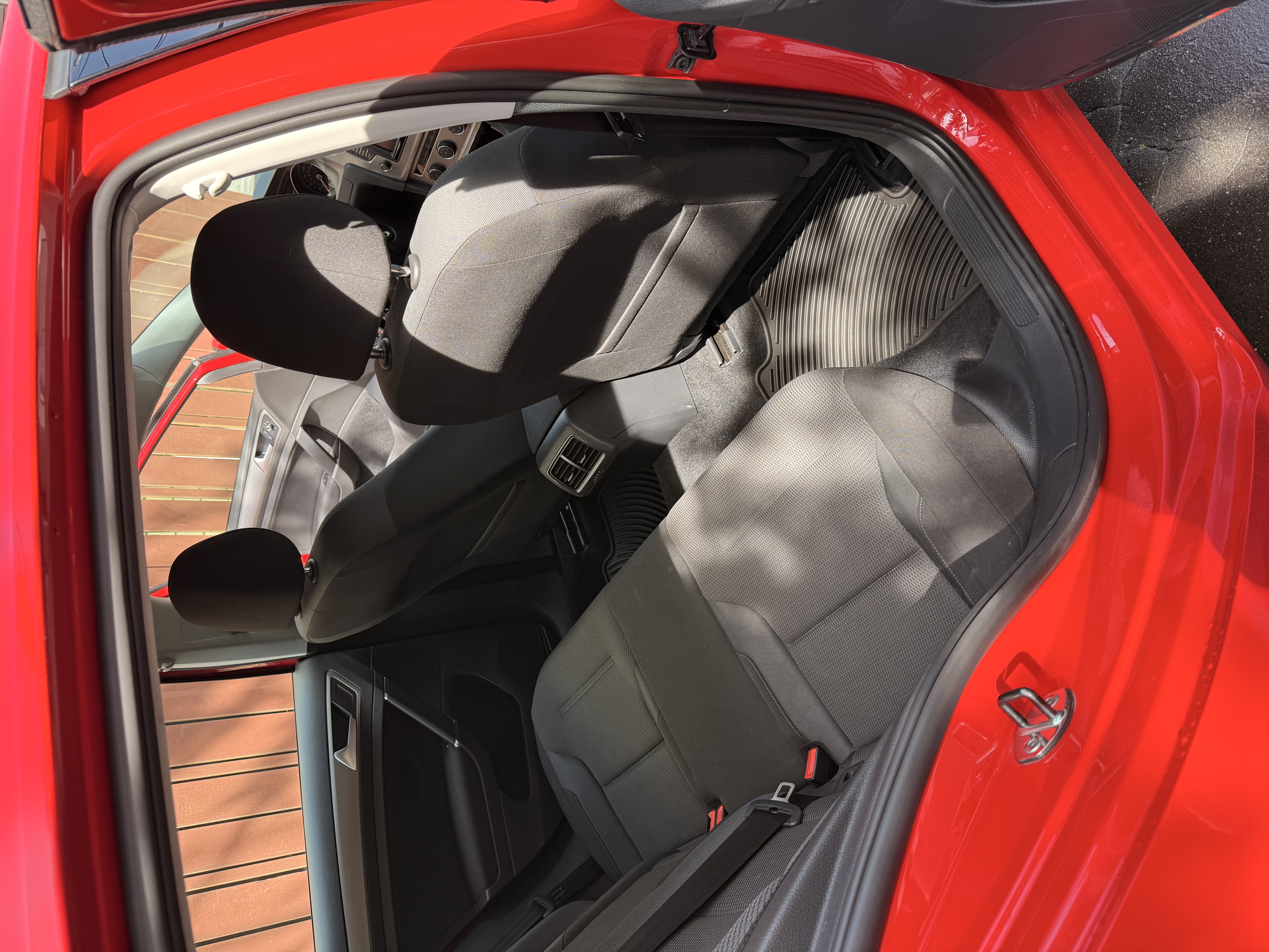 Used 2016 Volkswagen Golf S FWD image 17