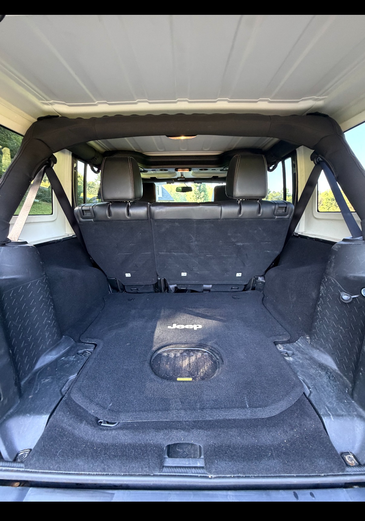 Used 2016 Jeep Wrangler Unlimited Rubicon AWD/4WD image 14