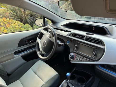 Used 2012 Toyota Prius C Three FWD image 9