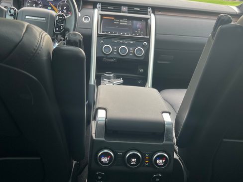 Used 2020 Land Rover Discovery HSE image 20