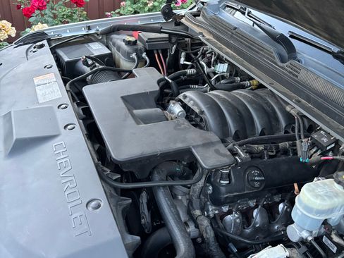 Used 2020 Chevrolet Tahoe 2WD w/ Remote Keyless Entry Package image 25