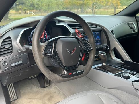 Used 2019 Chevrolet Corvette Z06 w/ Z07 Performance Package image 14