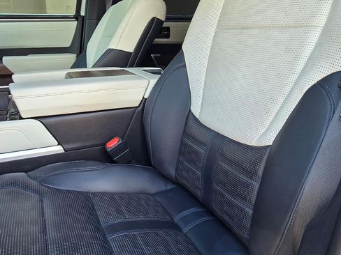 Used 2022 Toyota Tundra Capstone AWD/4WD image 8