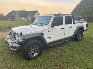 Used 2023 Jeep Gladiator Sport AWD/4WD video 1