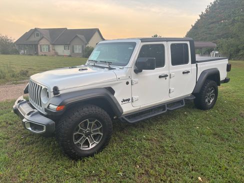 Used 2023 Jeep Gladiator Sport AWD/4WD image 1