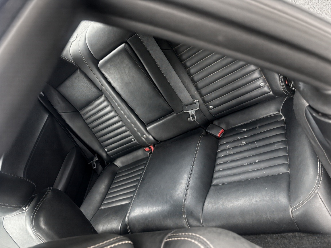 Used 2010 Dodge Challenger R/T RWD image 2