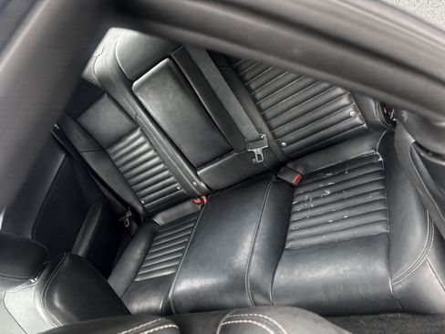 Used 2010 Dodge Challenger R/T RWD image 2