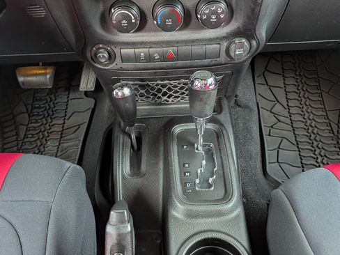 Used 2013 Jeep Wrangler Unlimited Sport AWD/4WD image 19