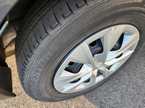 Used 2014 Toyota Corolla L image 13