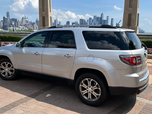 Used 2014 GMC Acadia SLT FWD image 9