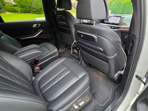 Used 2024 BMW X7 M60i w/ Executive Package AWD/4WD image 11