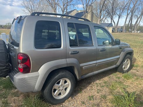 Used 2007 Jeep Liberty Sport AWD/4WD image 10