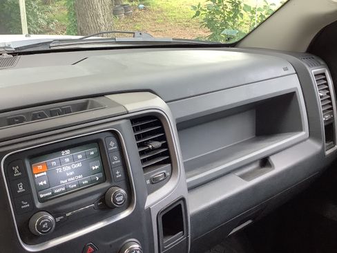 Used 2015 RAM 2500 Tradesman w/ Chrome Appearance Group AWD/4WD image 9