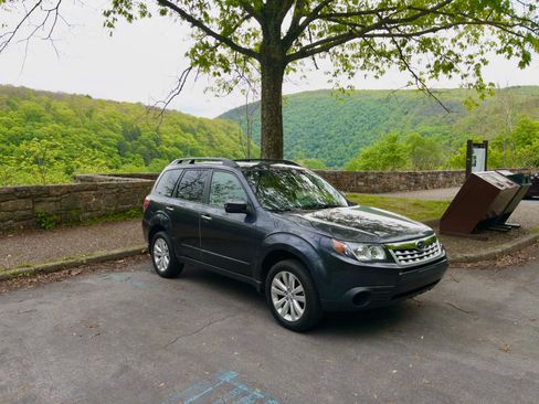 Used 2012 Subaru Forester 2.5X Premium AWD/4WD image 4