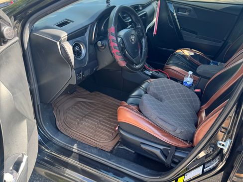 Used 2017 Toyota Corolla iM image 4