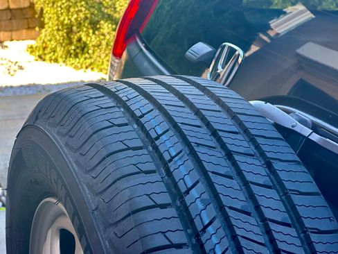 Used 2005 Honda CR-V LX image 8