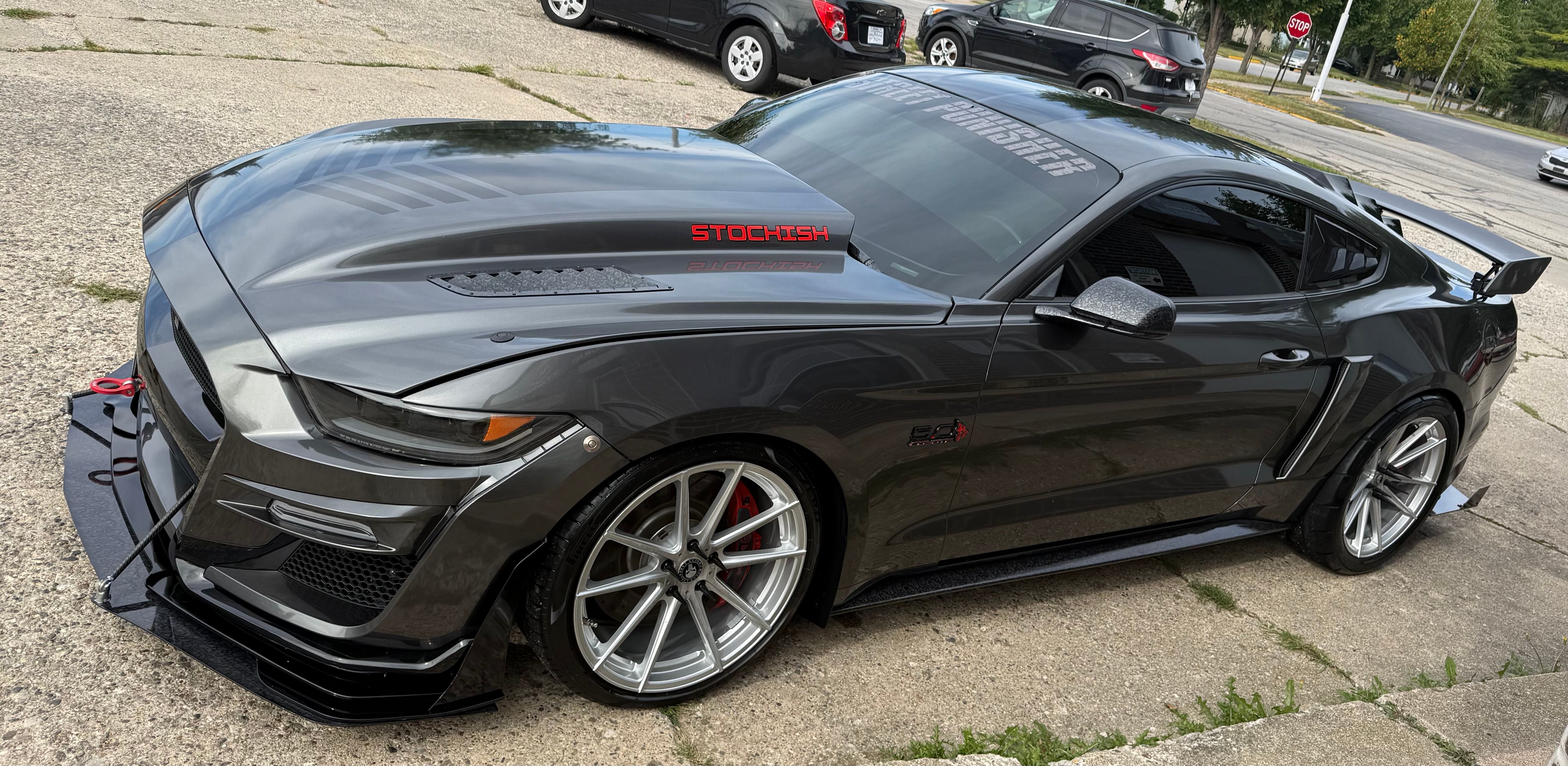 Used 2016 Ford Mustang GT Premium RWD image 1
