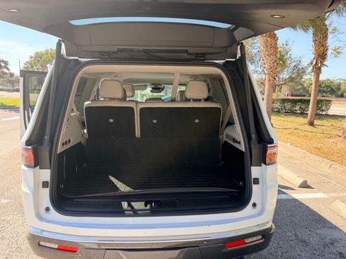 Used 2022 Jeep Wagoneer Series I w/ Convenience Group I image 10