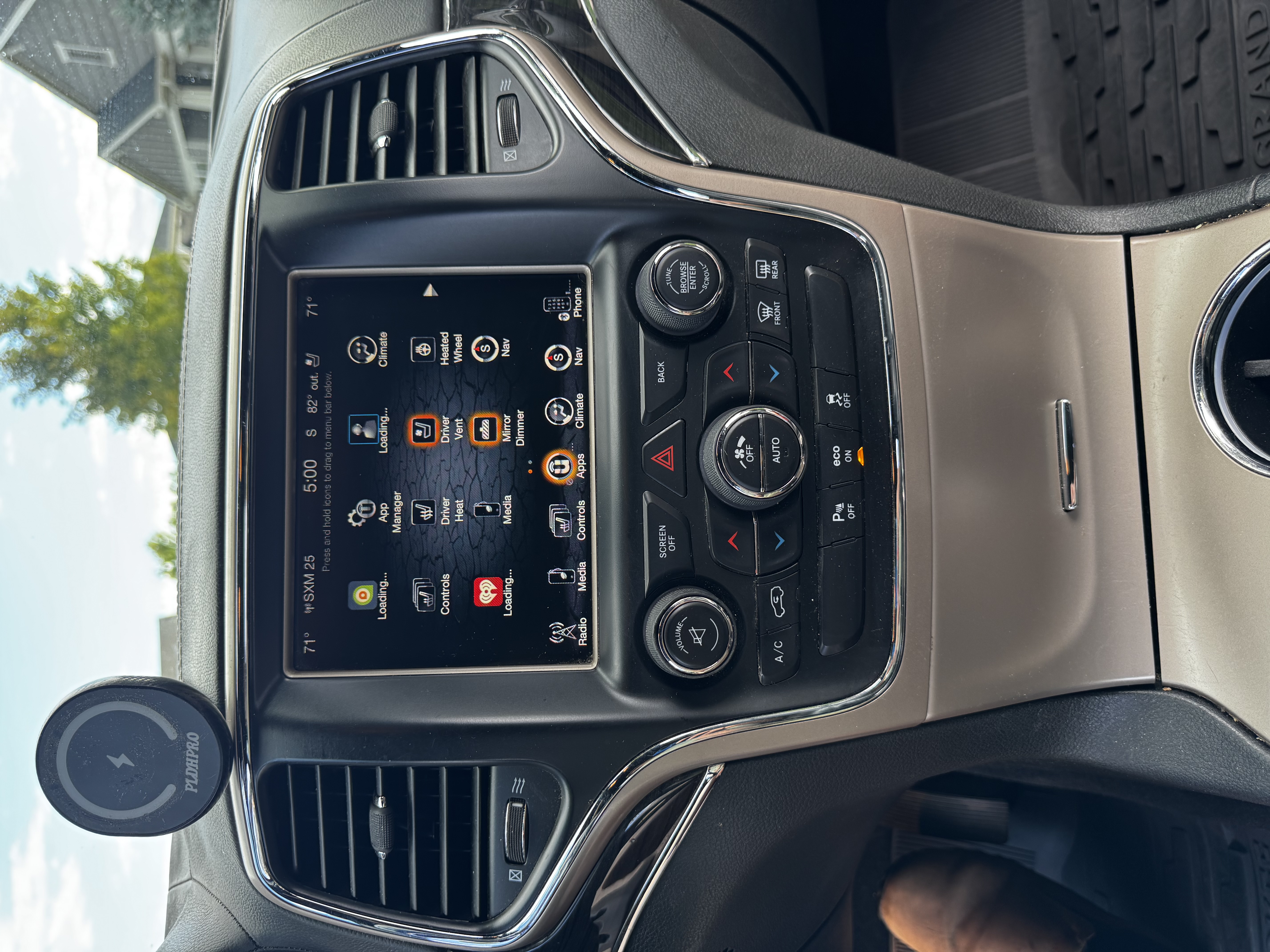 Used 2014 Jeep Grand Cherokee Overland AWD/4WD image 12