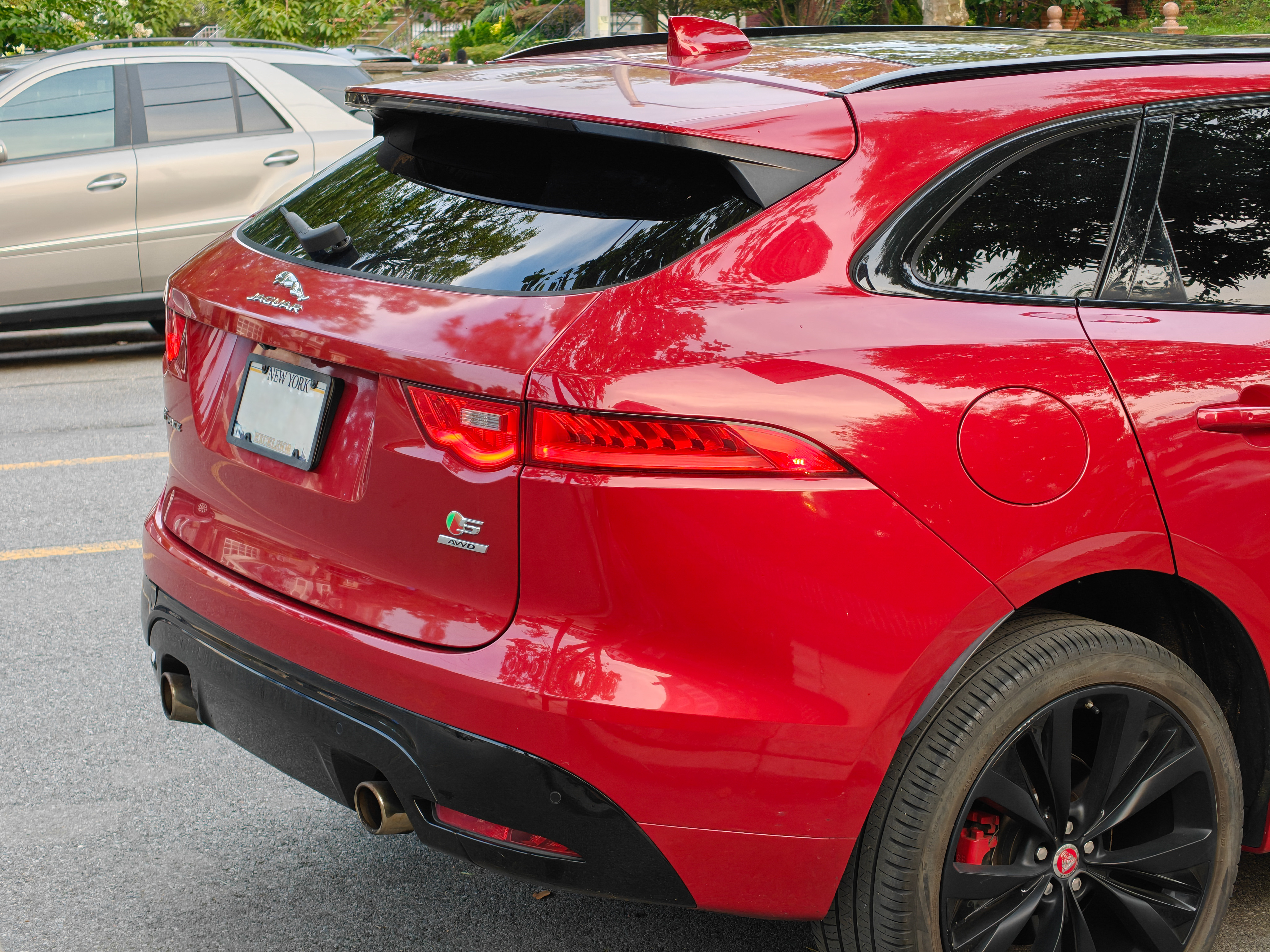 Used 2019 Jaguar F-PACE S AWD/4WD image 12
