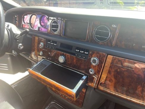 Used 2006 Rolls-Royce Phantom Sedan image 14