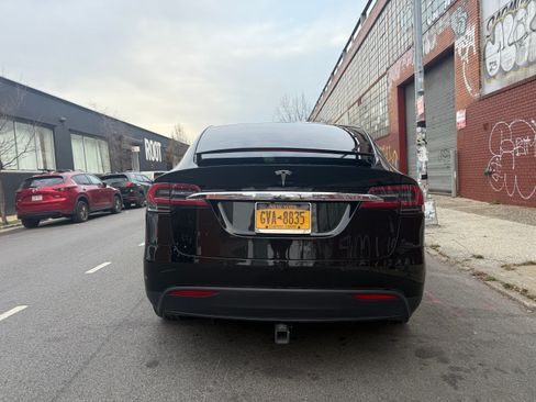 Used 2020 Tesla Model X Long Range image 9