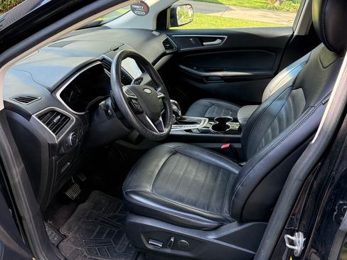 Used 2017 Ford Edge SEL w/ Equipment Group 201A AWD/4WD image 9