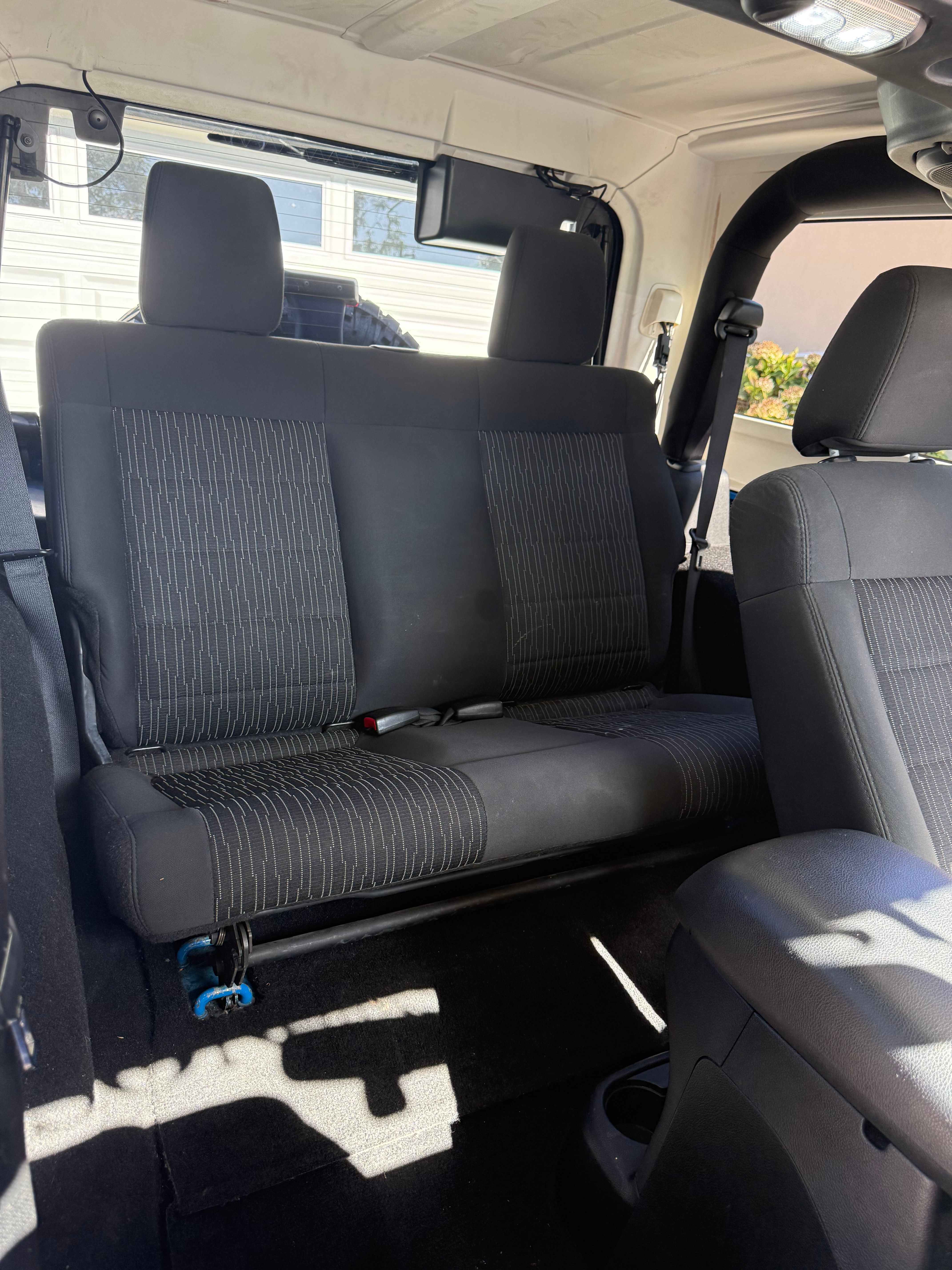 Used 2012 Jeep Wrangler Rubicon w/ PWR Convenience Group AWD/4WD image 9