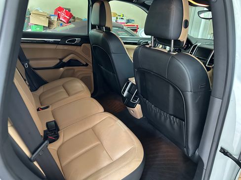 Used 2016 Porsche Cayenne AWD/4WD image 11